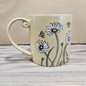 Spectrum Designz Daisy Bee Field mug